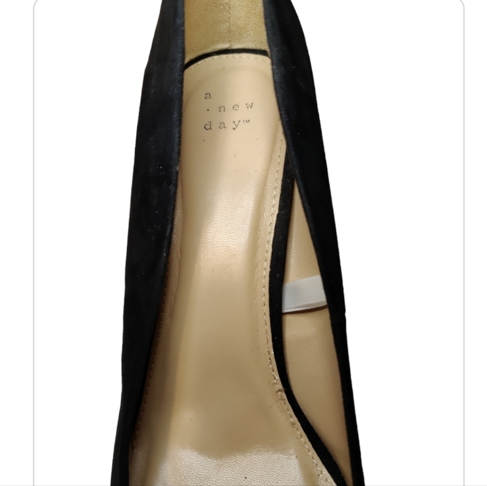 A New Day Pointed too heels - Picture 6 of 8